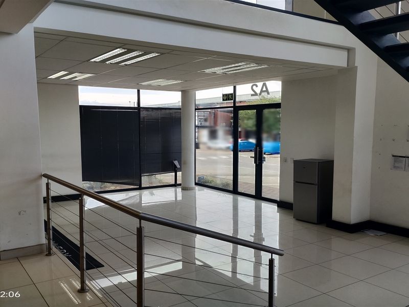 1345m2  Warehouse  - TO LEASE or FOR SALE - Photo 2