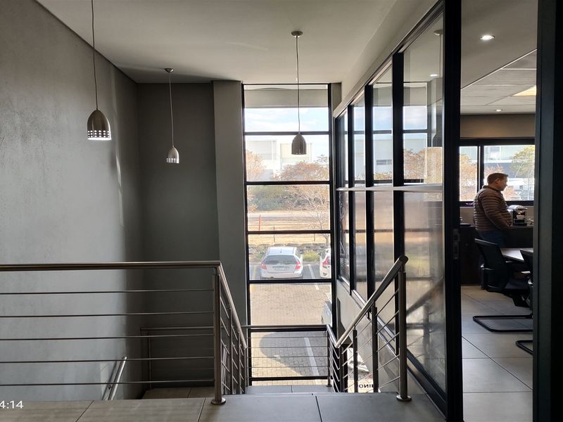 1545m2  Warehouse  - TO LEASE - Photo 10