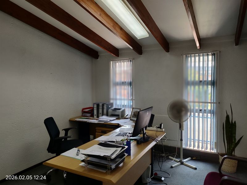 2948m2  Warehouse  - 2948m2 - Photo 10
