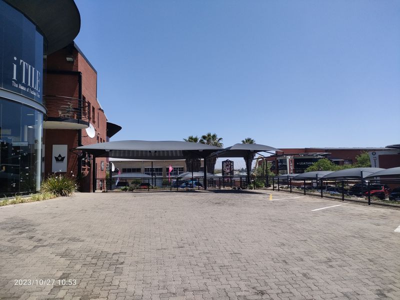 936m2  Warehouse  - FOR SALE - Photo 2