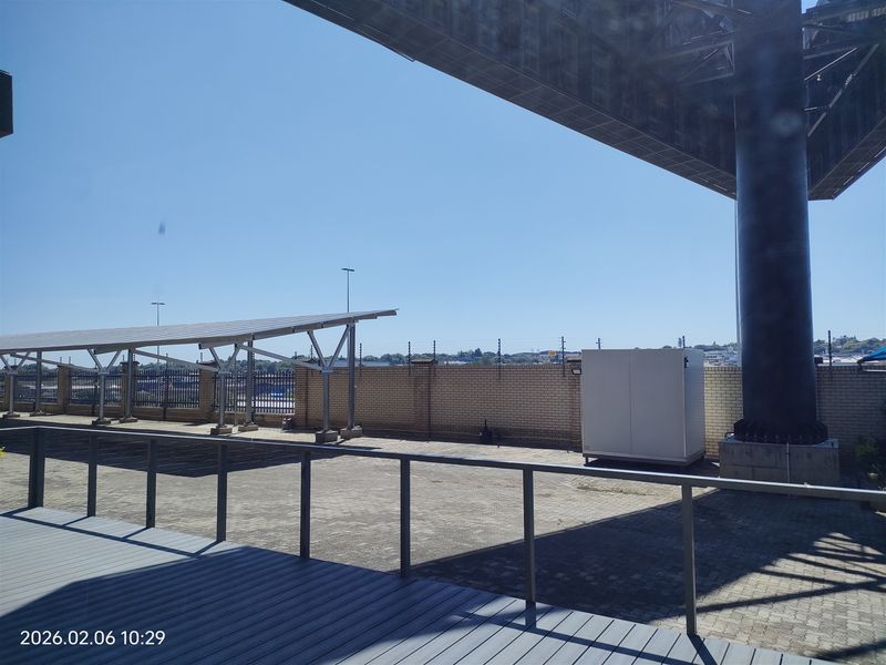 8m2  Warehouse  - TO LEASE OR FOR SALE - Photo 6