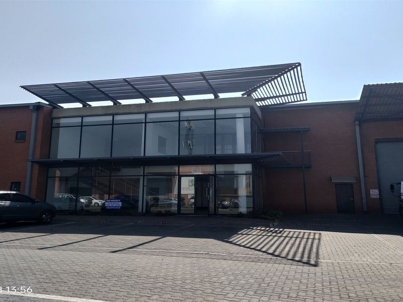 954m2  Warehouse  - TO LEASE .....also FOR SALE at R9 540 000.00 plus vat - Photo 3
