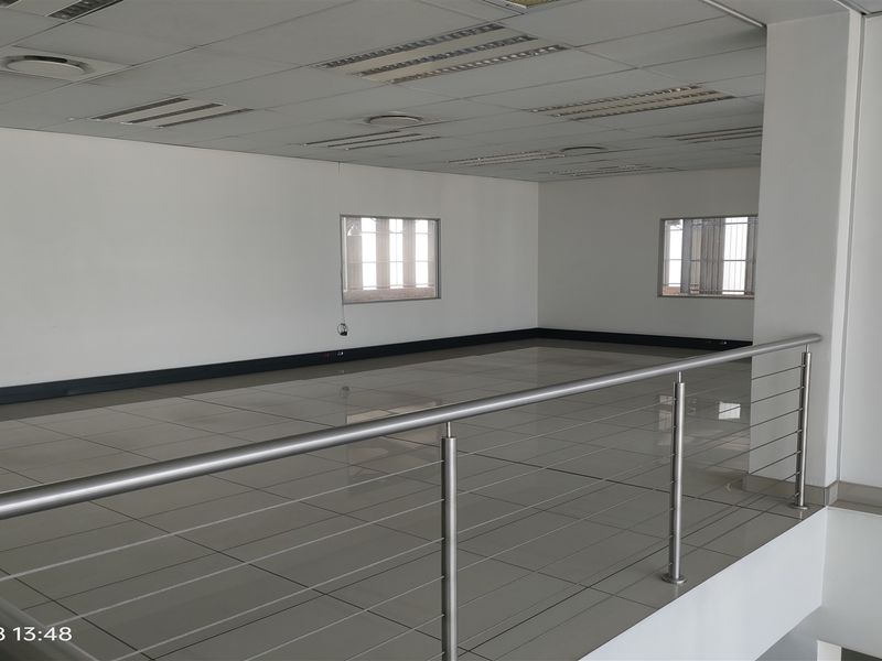 954m2  Warehouse  - TO LEASE .....also FOR SALE at R9 540 000.00 plus vat - Photo 9