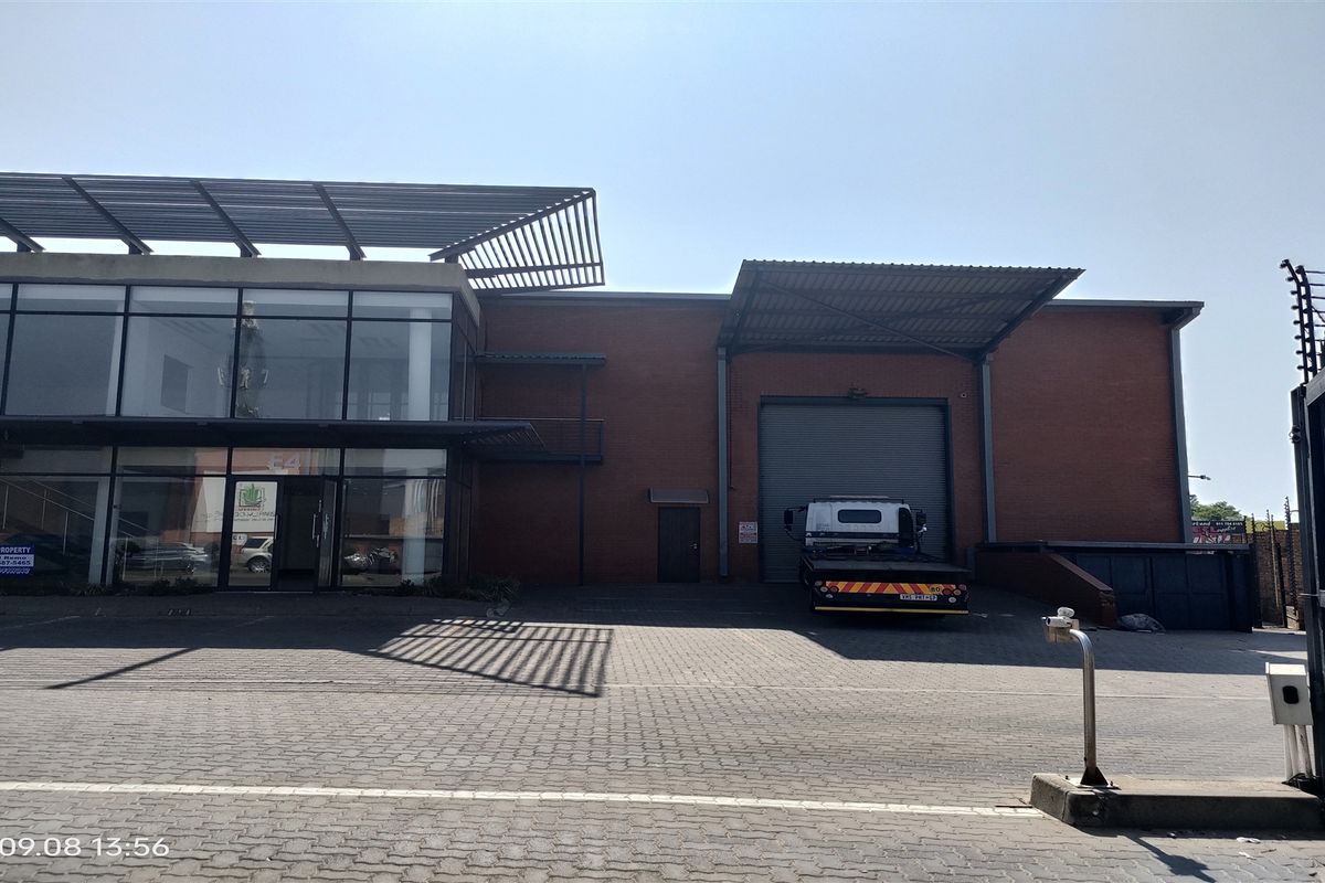 954m2  Warehouse  - TO LEASE .....also FOR SALE at R9 540 000.00 plus vat - Photo 2