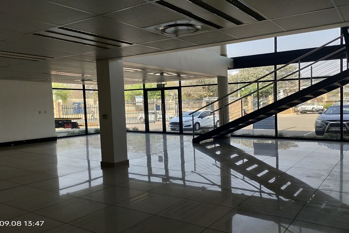 954m2  Warehouse  - TO LEASE .....also FOR SALE at R9 540 000.00 plus vat - Photo 5