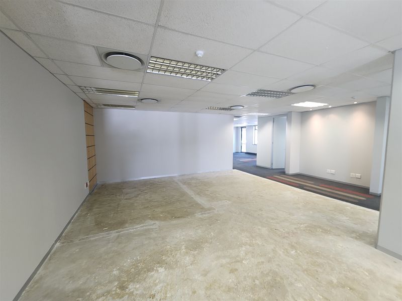 1277,6sqm Offices to let in Sandton - Photo 6