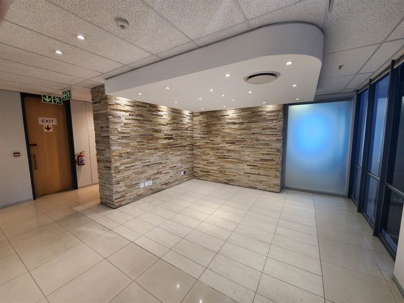 1277,6sqm Offices to let in Sandton - Photo 5