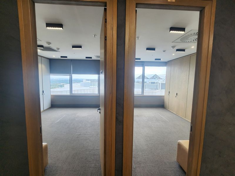 552sqm Office space to let in Sandton - Photo 5
