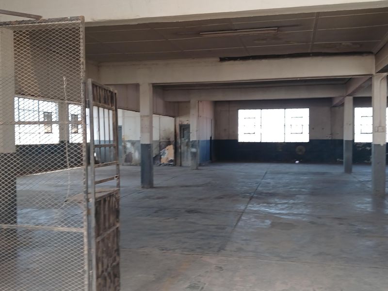 Industrial building for sale - Photo 8