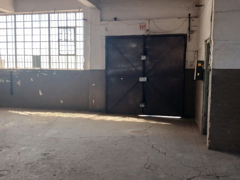 Industrial building for sale - Photo 6