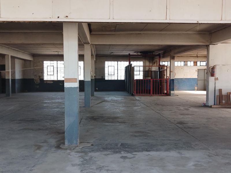 Industrial building for sale - Photo 10