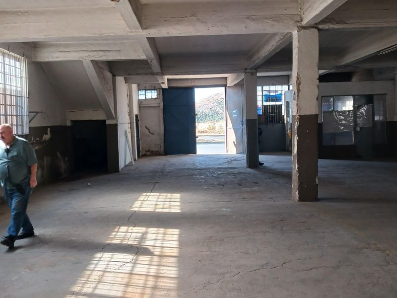 Industrial building for sale - Photo 3