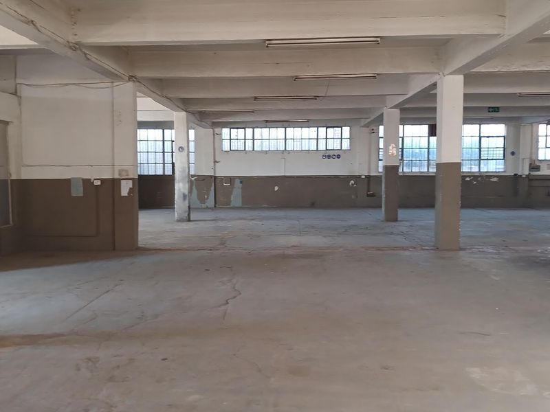 Industrial building for sale - Photo 4