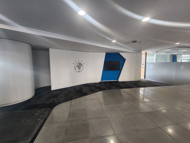 1093sqm Office space to let in Sandton - Photo 9