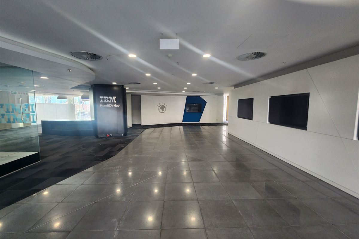 1093sqm Office space to let in Sandton - Photo 4