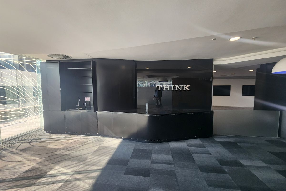 1093sqm Office space to let in Sandton - Photo 5