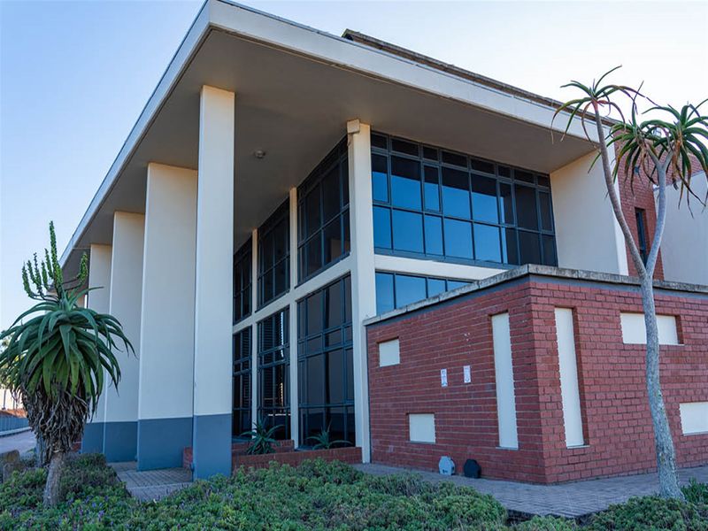 13,685m2 warehouse to let in Cato Ridge - Photo 2