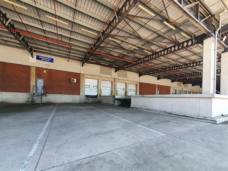 13,685m2 warehouse to let in Cato Ridge - Photo 5