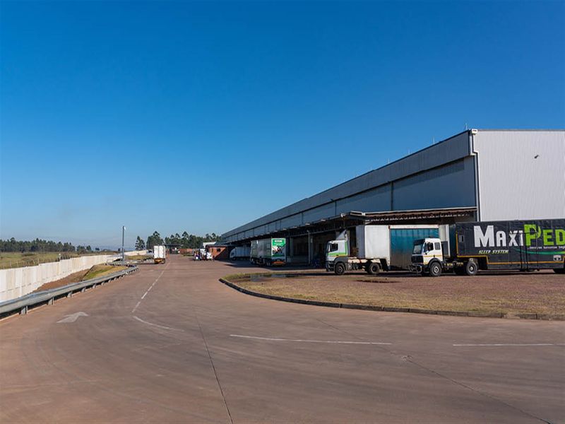 13,685m2 warehouse to let in Cato Ridge - Photo 8