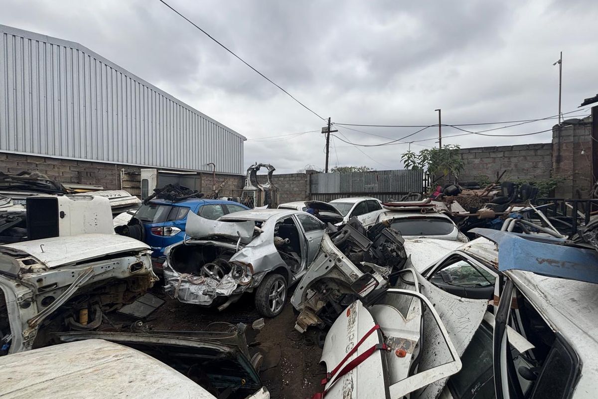 1747sqm of Land & Buildings in lower Greyling Street area For Sale @ R8 500 000-00. No Vat - Photo 4