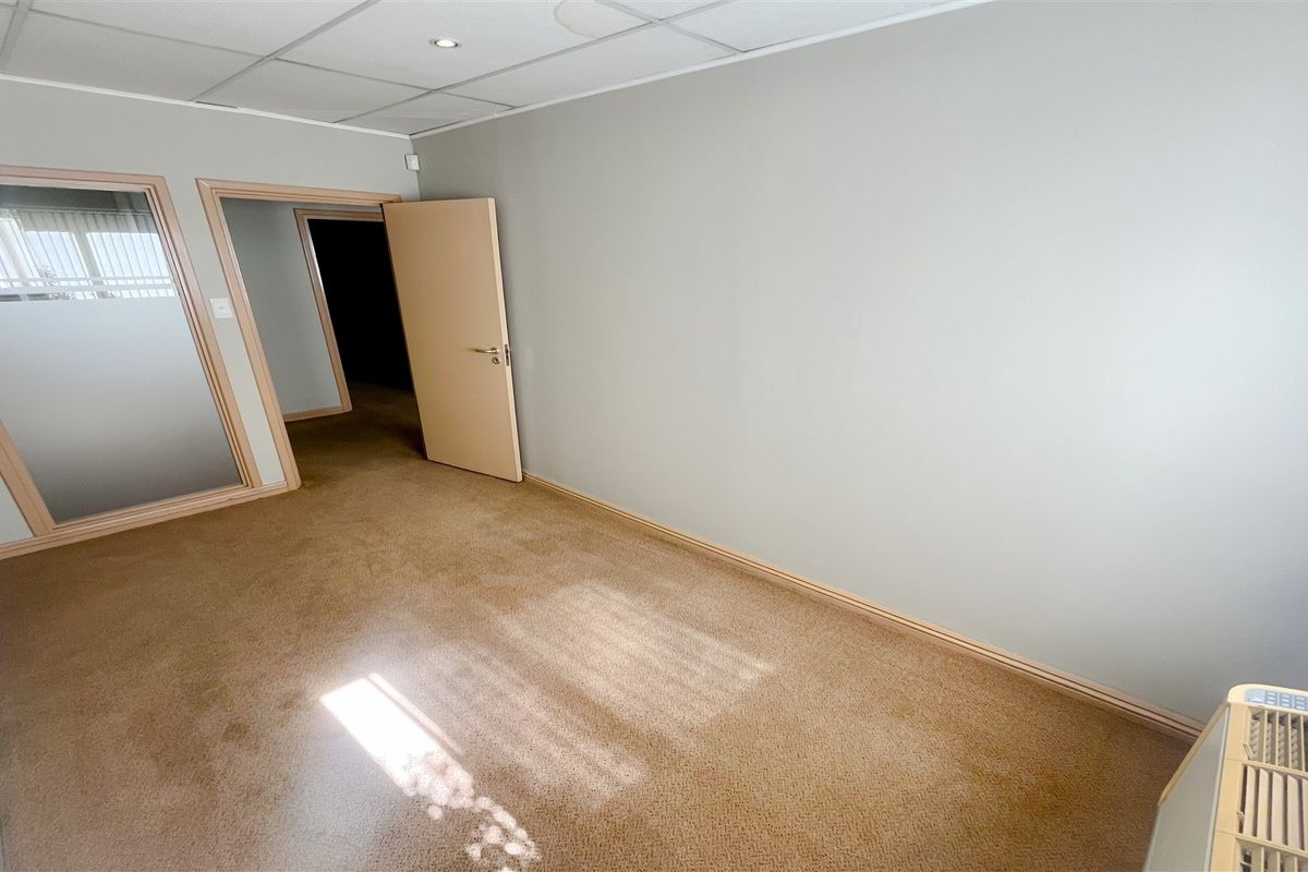 Office space to let - Photo 2