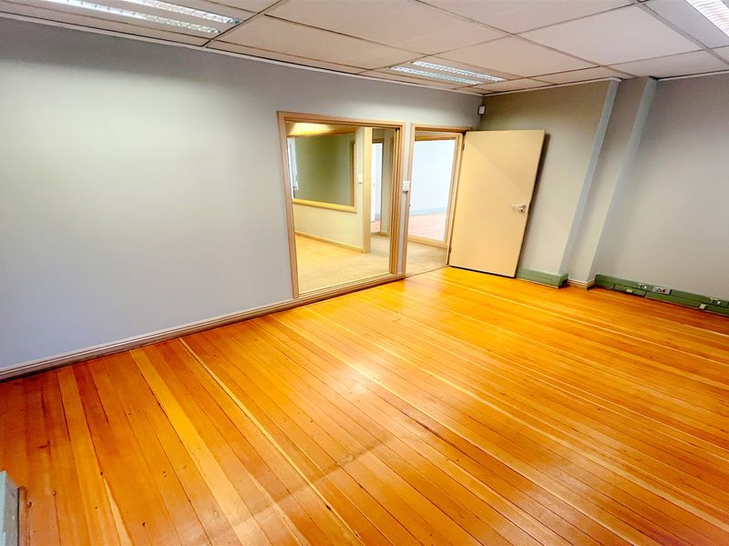 Office space to let - Photo 10