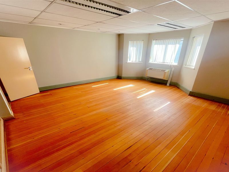 Office space to let - Photo 9
