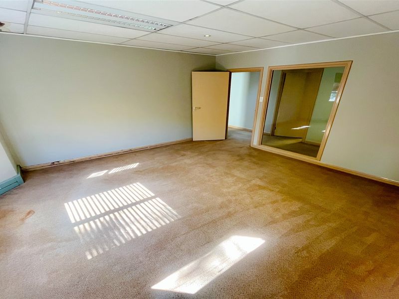 Office space to let - Photo 4