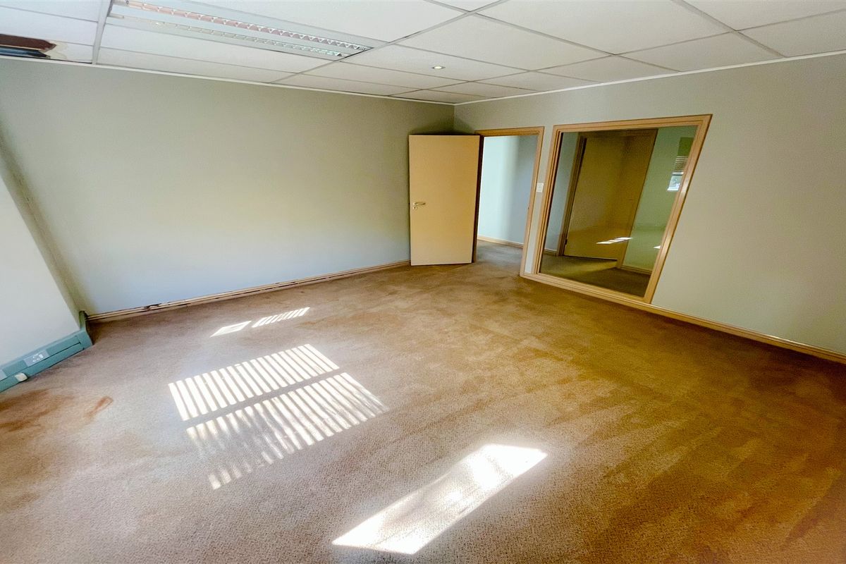 Office space to let - Photo 4