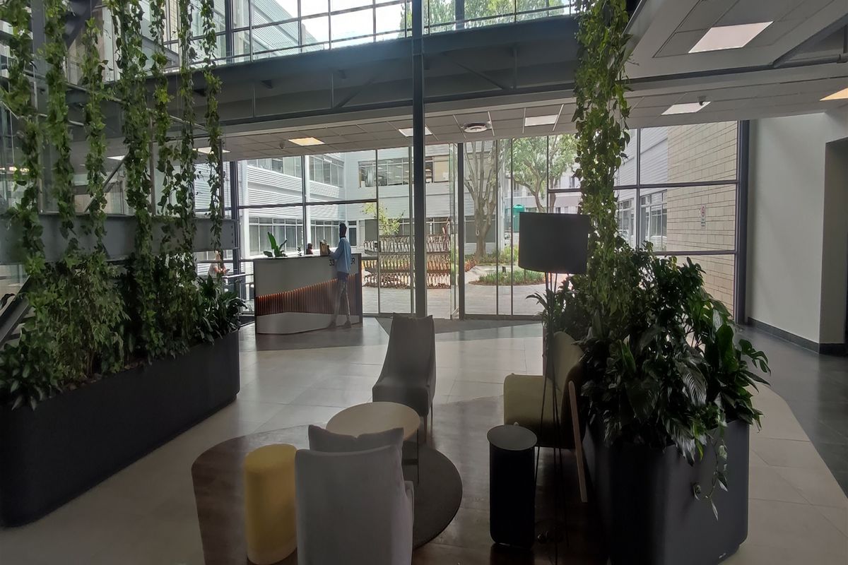 936.7sqm Offices to let in Illovo - Photo 2