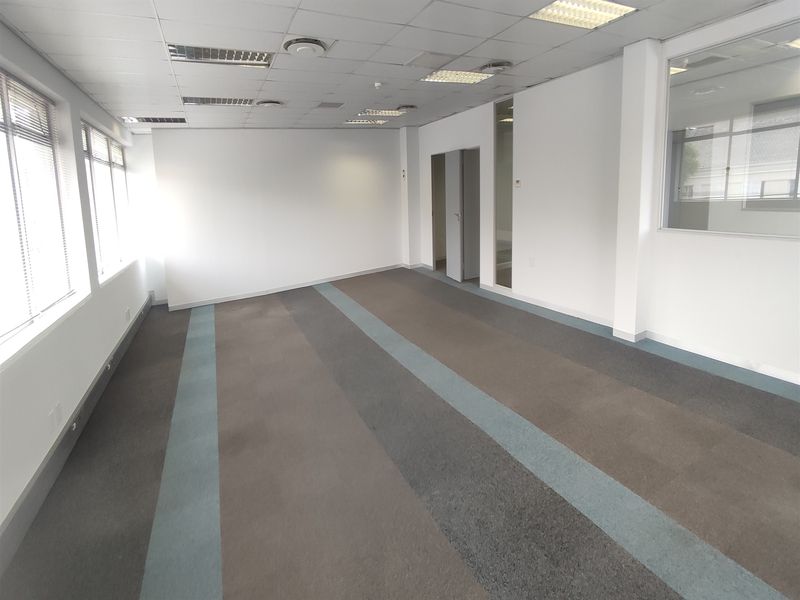 936.7sqm Offices to let in Illovo - Photo 5