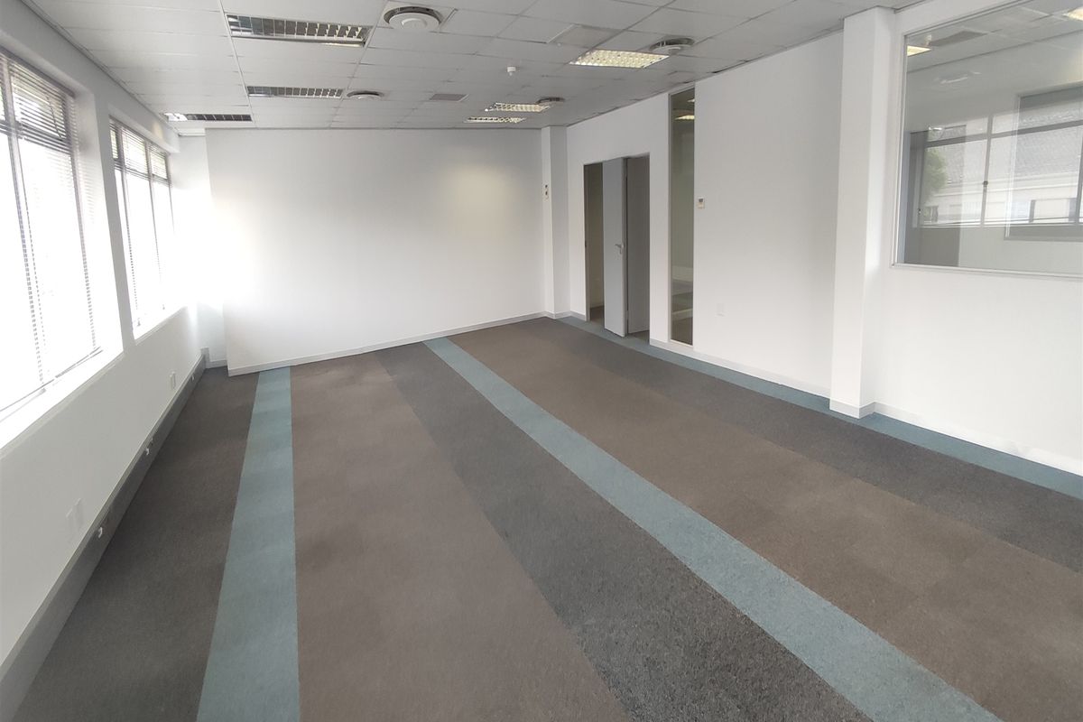 936.7sqm Offices to let in Illovo - Photo 5