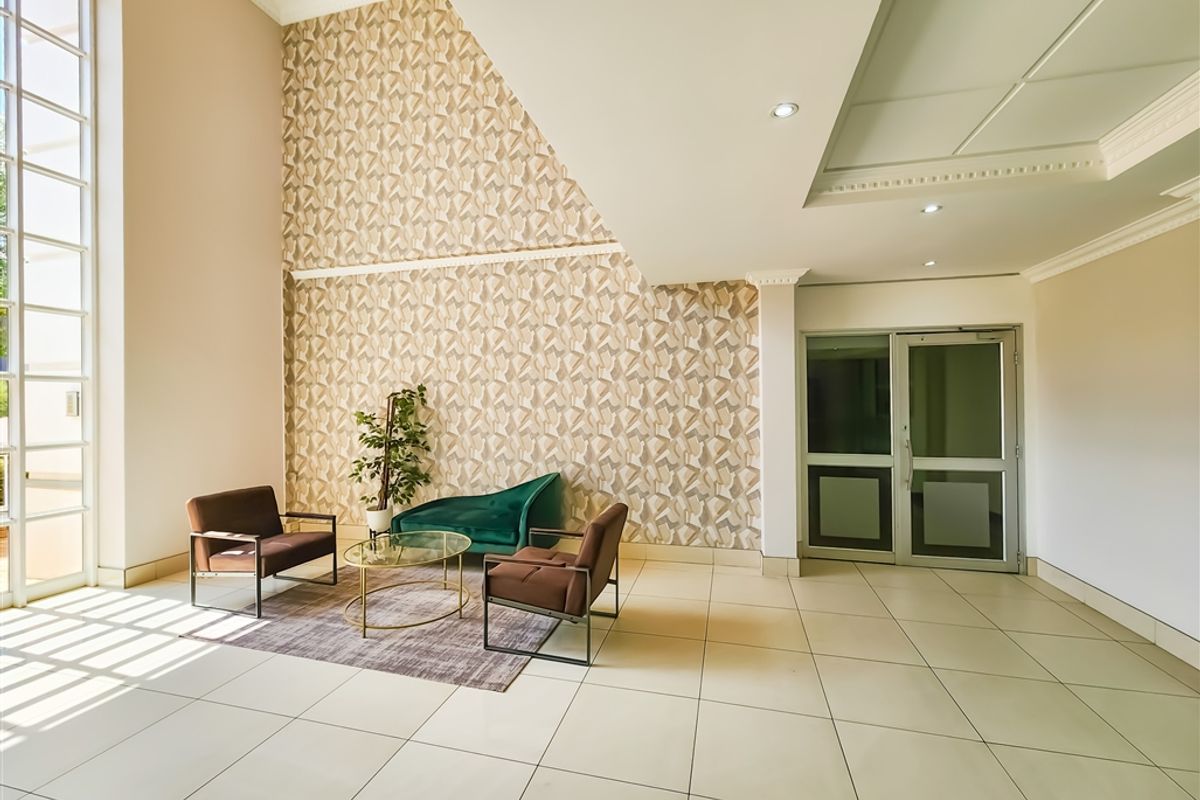 425m2 Modern Office to Let in Fourways - Photo 2