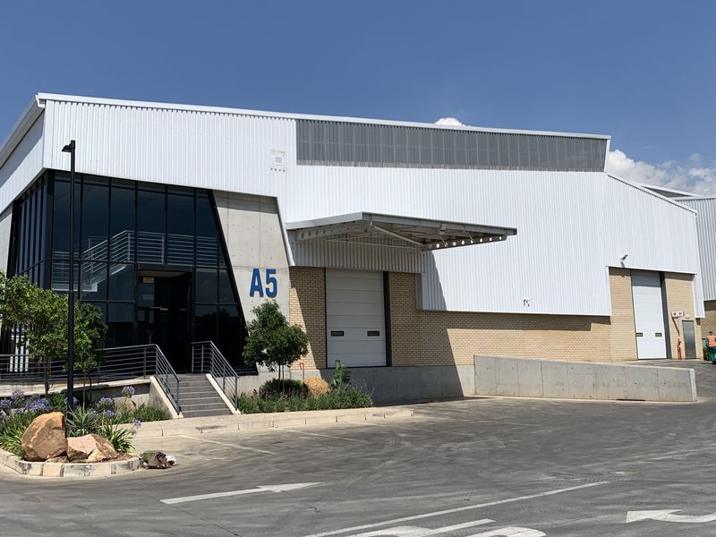 Warehouse to let in Airport Park - Photo 5