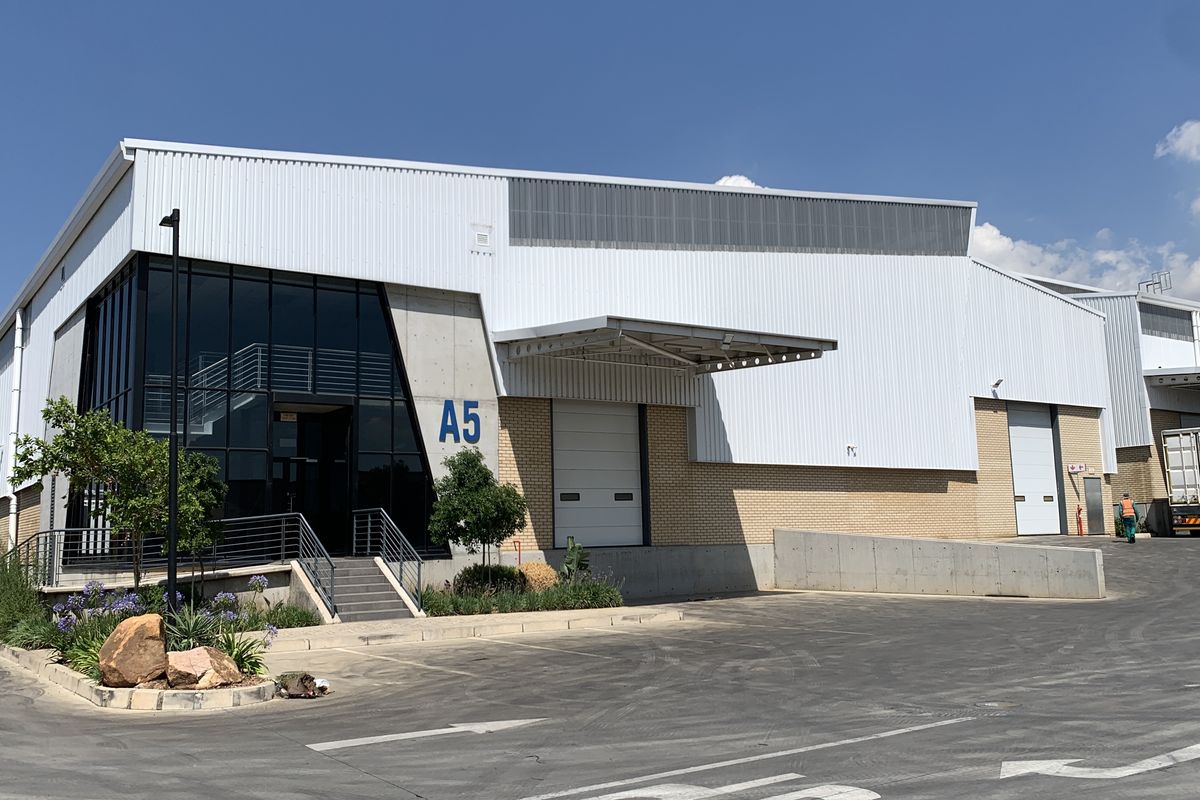 Warehouse to let in Airport Park - Photo 5