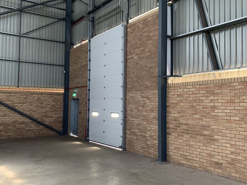 Warehouse to let in Airport Park - Photo 8