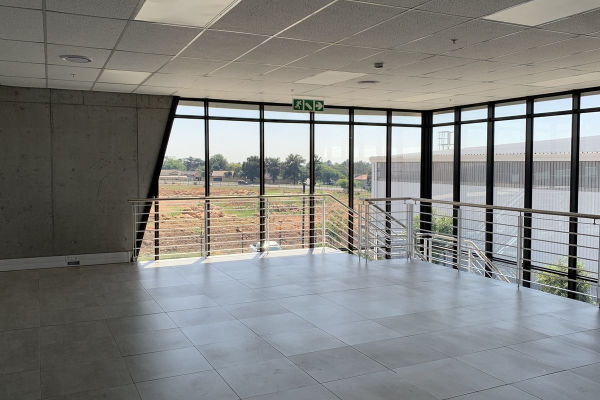 Warehouse to let in Airport Park - Photo 4