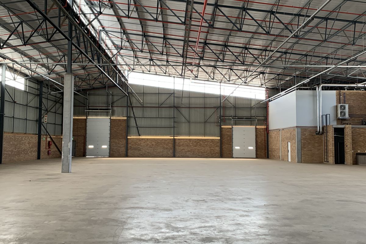 Warehouse to let in Airport Park - Photo 2