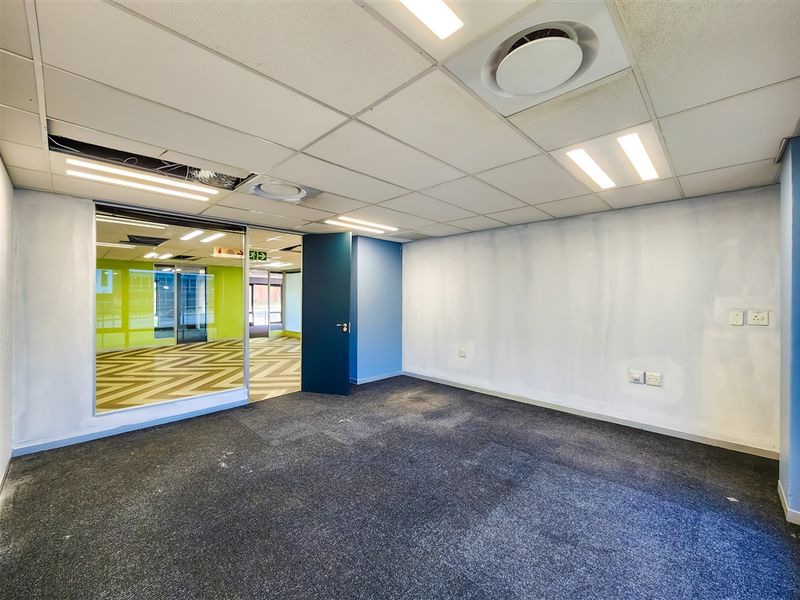 345m2 Prime Office Space to Let in Fourways - Photo 8