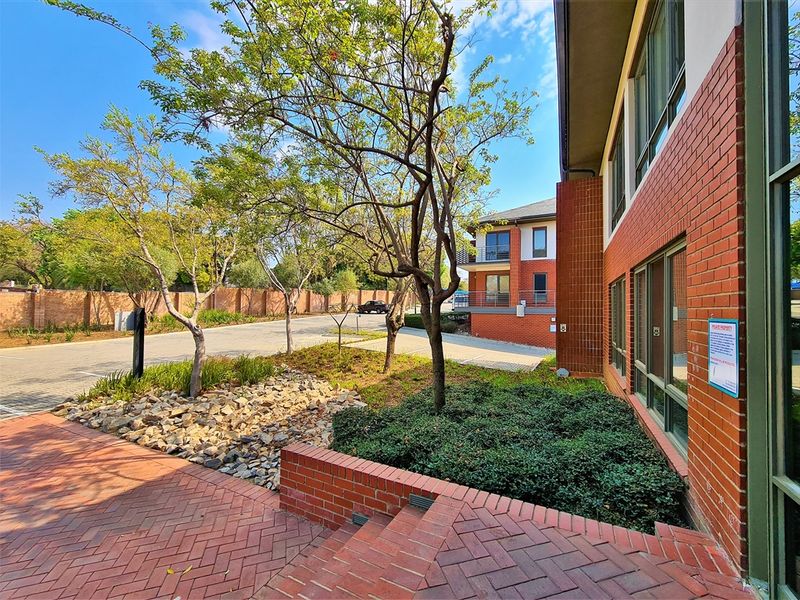 345m2 Prime Office Space to Let in Fourways - Photo 4