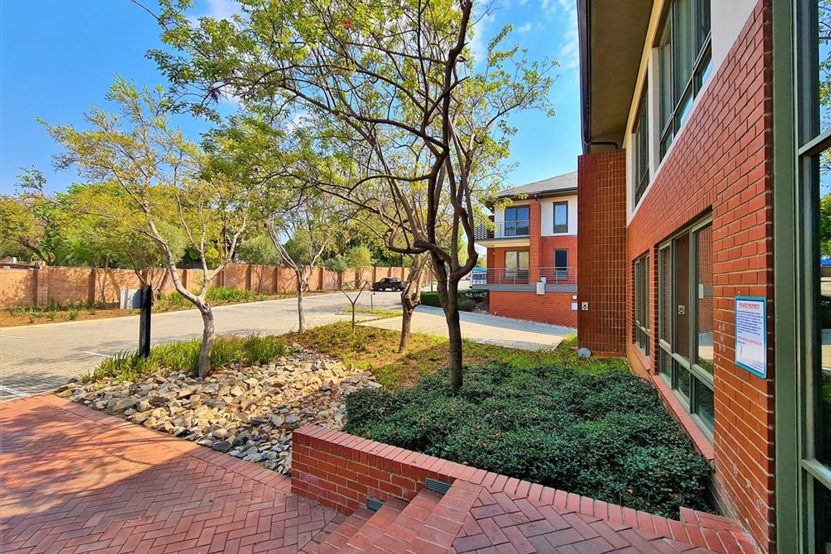 345m2 Prime Office Space to Let in Fourways - Photo 4