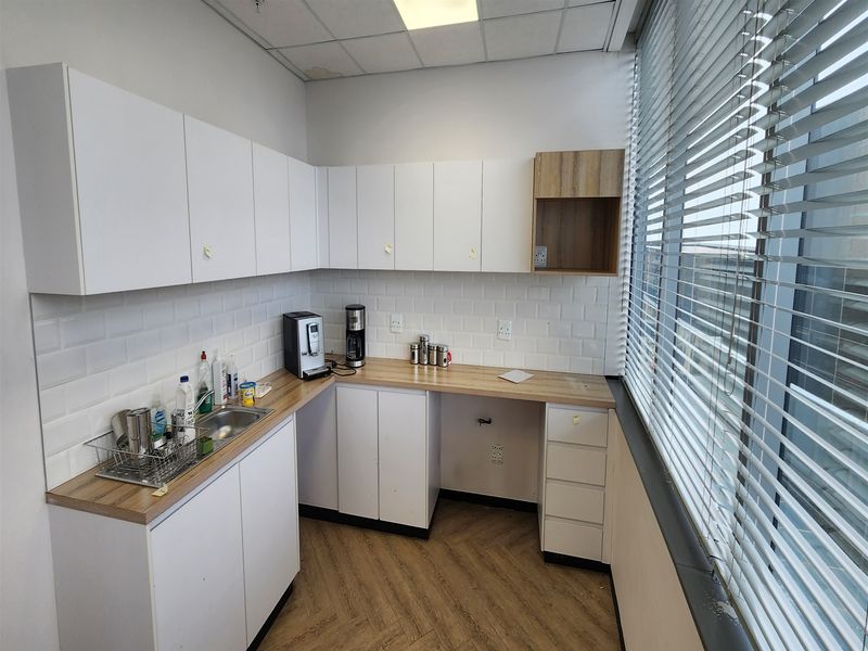 Offices to let in Sandown, Sandton - Photo 9
