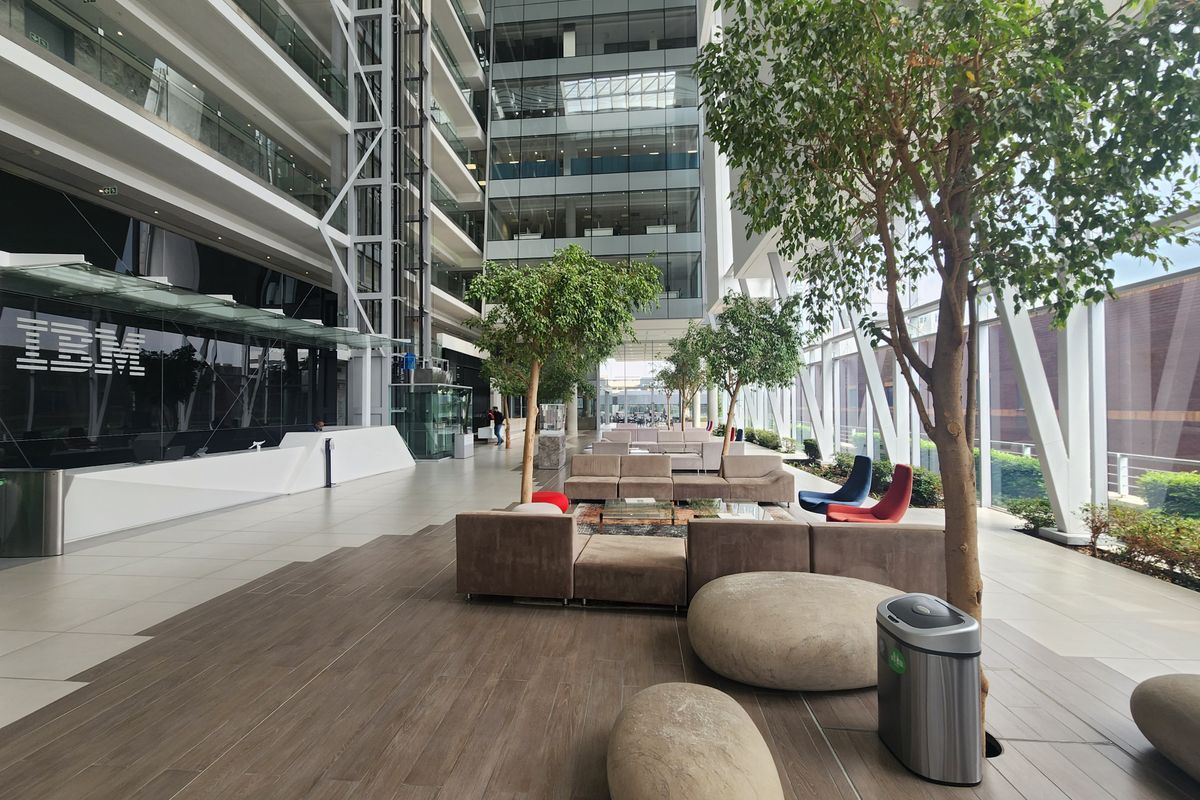 1742sqm Office space to let in Sandton - Photo 2