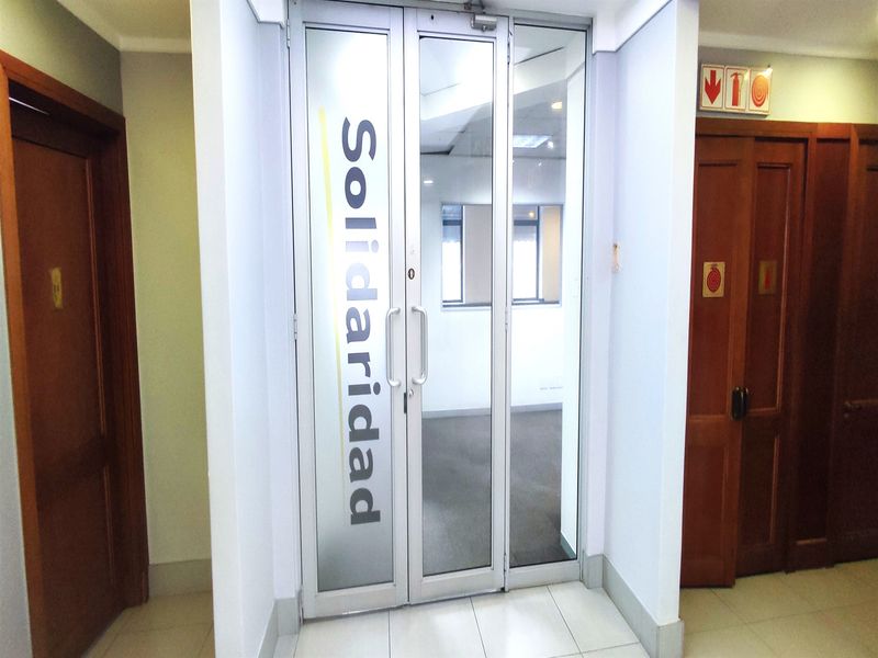 209.43sqm Offices to let in Rosebank - Photo 3