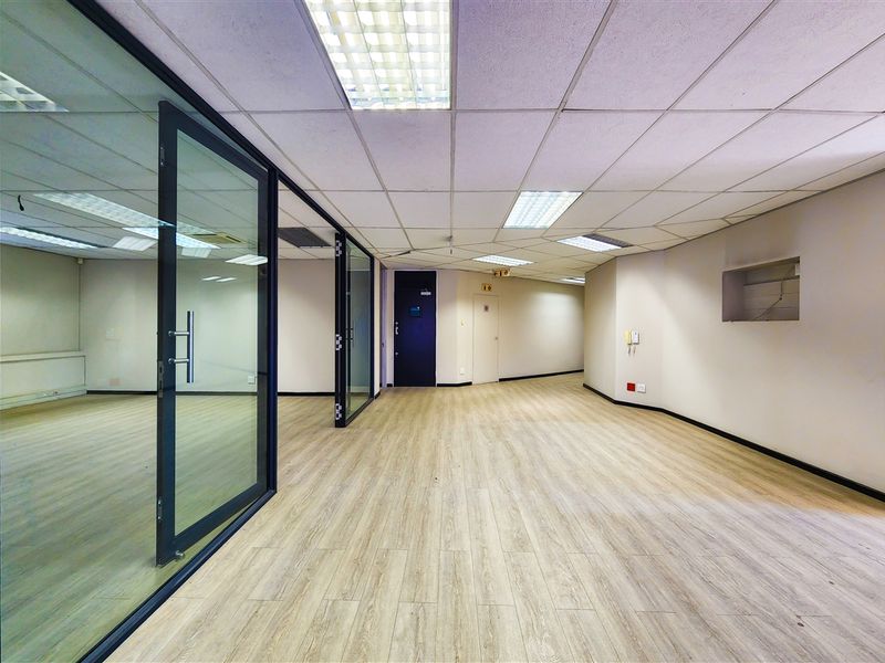 270m2 Modern Office to Let in Fourways - Photo 6