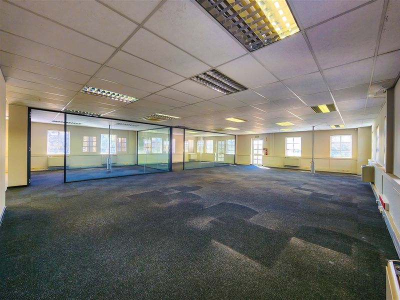 270m2 Modern Office to Let in Fourways - Photo 10