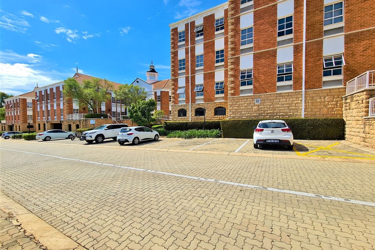 270m2 Modern Office to Let in Fourways - Photo 2