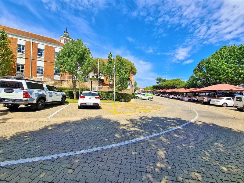 270m2 Modern Office to Let in Fourways - Photo 3