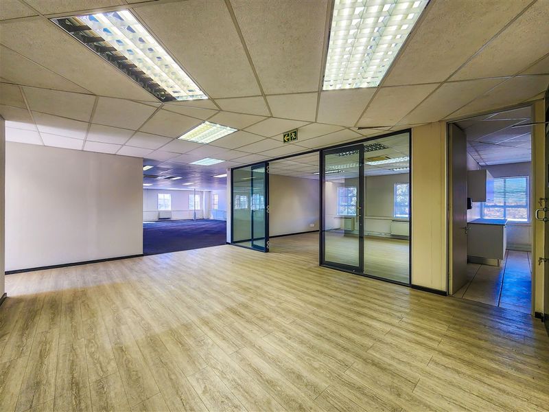 270m2 Modern Office to Let in Fourways - Photo 5