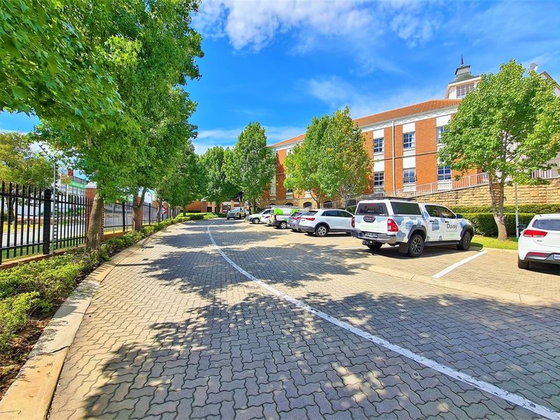 270m2 Modern Office to Let in Fourways - Photo 4